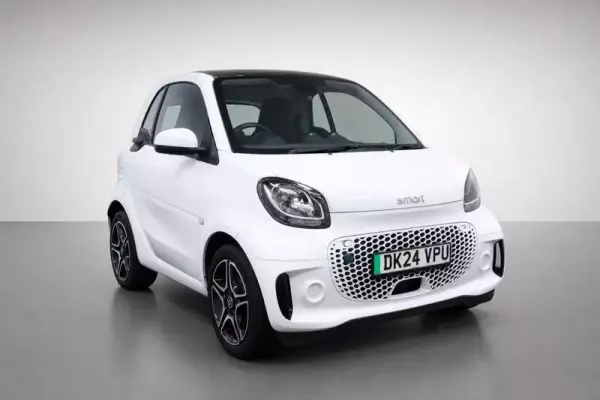 Smart fortwo 17.6kWh Premium Auto 2dr (22kW Charger)