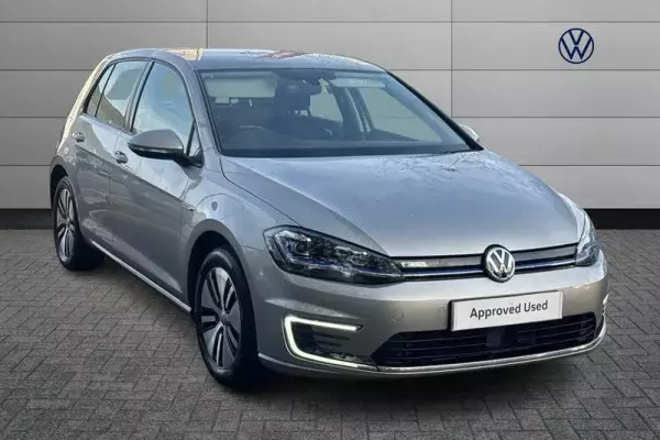 Volkswagen e-Golf 35.8kWh e-Golf Auto 5dr