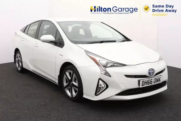 Toyota Prius 1.8 VVT-h Excel CVT Euro 6 (s/s) 5dr (15in Alloy)
