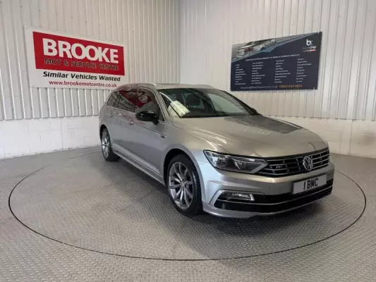 Volkswagen Passat 2.0 TDI BlueMotion Tech R-Line DSG Euro 6 (s/s) 5dr
