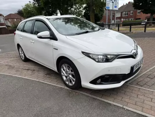 Toyota Auris 1.8 VVT-h Icon Tech Touring Sports CVT Euro 6 (s/s) 5dr