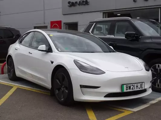 Tesla Model 3 (Dual Motor) Long Range Auto 4WDE 4dr