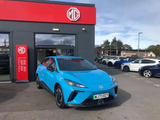 MG MG4 64kWh SE Long Range Auto 5dr