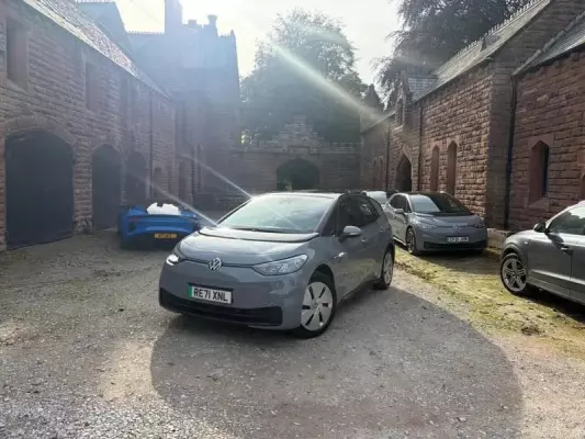 Volkswagen ID.3 Pure Performance 45kWh Life Auto 5dr