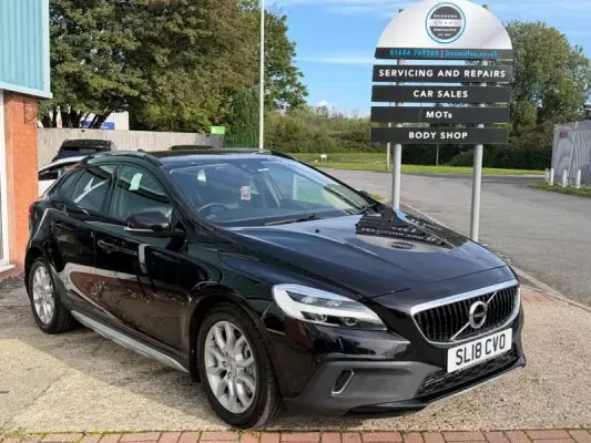 Volvo V40 Cross Country 2.0 T3 Pro Euro 6 (s/s) 5dr