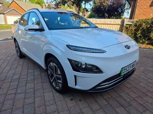Hyundai KONA 39kWh SE Connect Auto 5dr (10.5kW Charger)