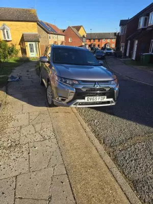 Mitsubishi Outlander 2.4h TwinMotor 13.8kWh 4h CVT 4WD Euro 6 (s/s) 5dr