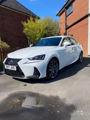 Lexus IS 2.5 300h F Sport E-CVT Euro 6 (s/s) 4dr
