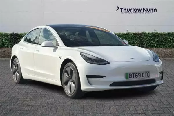 Tesla Model 3 Standard Range Plus Auto RWD 4dr
