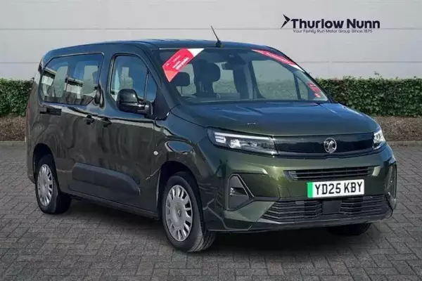Vauxhall Combo Life Electric 52kWh Design XL MPV Auto 5dr (11kW Charger)