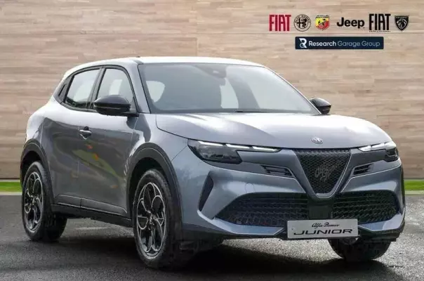 Alfa Romeo Junior 54kWh Elettrica Auto 5dr