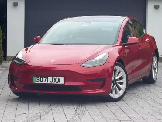 Tesla Model 3 Standard Range Plus Auto RWD 4dr