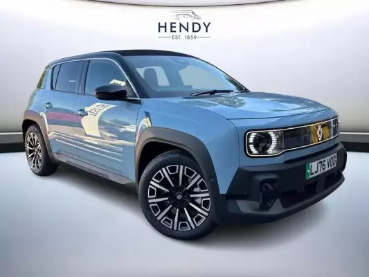 Renault 4 E-Tech electric comfort range 52kWh iconic+ SUV plein sud Auto 5dr