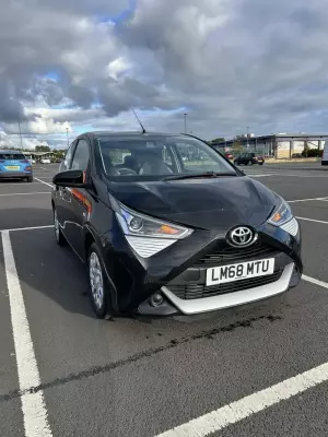 Toyota AYGO 1.0 VVT-i x-play x-shift Euro 6 5dr