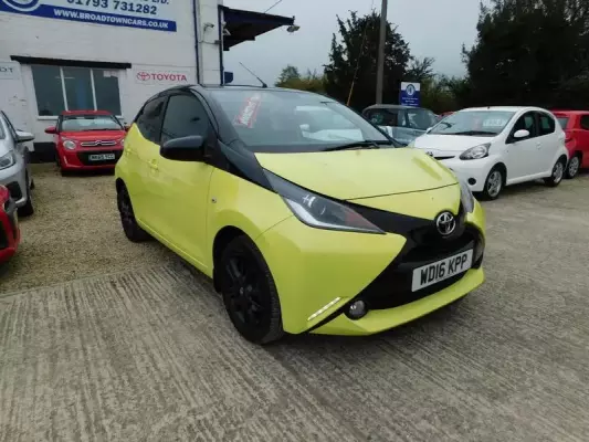 Toyota AYGO 1.0 VVT-i x-cite 3 Yellow Bi-Tone Euro 6 5dr