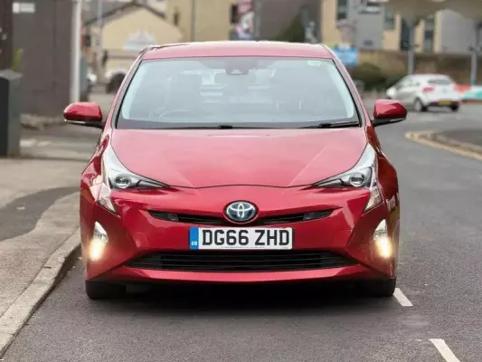 Toyota Prius 1.8 VVT-h Excel CVT Euro 6 (s/s) 5dr (15in Alloy)