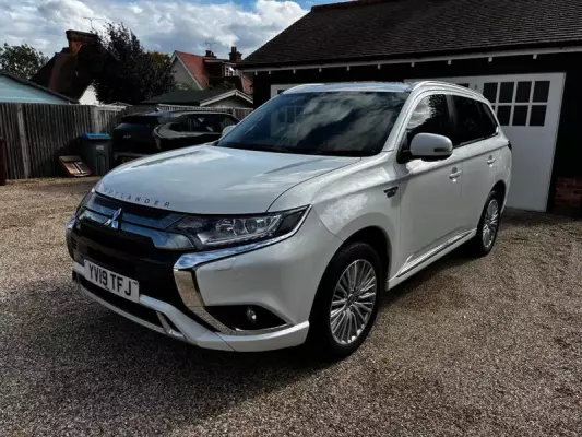 Mitsubishi Outlander 2.4h TwinMotor 13.8kWh Juro SUV 5dr Petrol Plug-in Hybrid CVT 4WD Euro 6 (s/s) (209 ps)