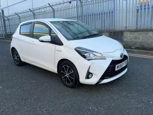 Toyota Yaris 1.5 VVT-h Icon Tech E-CVT Euro 6 (s/s) 5dr