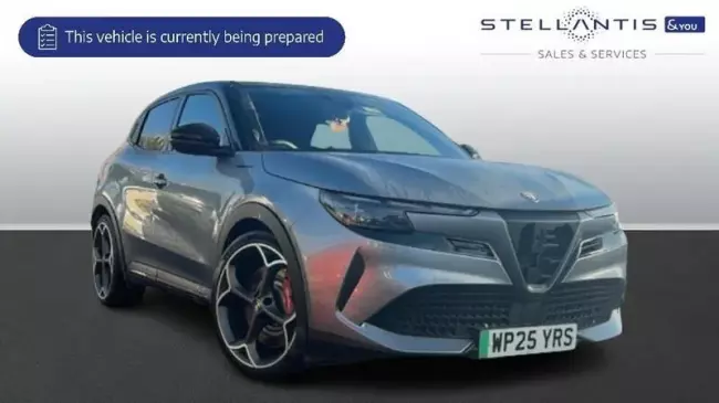 Alfa Romeo Junior 54kWh Elettrica Veloce Auto 5dr