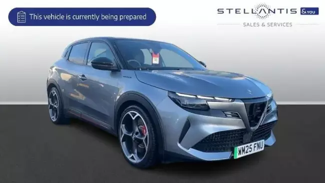 Alfa Romeo Junior 54kWh Elettrica Veloce Auto 5dr