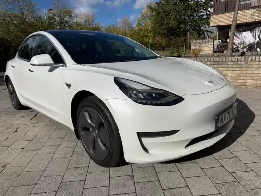 Tesla Model 3 (Dual Motor) Long Range Auto 4WDE 4dr