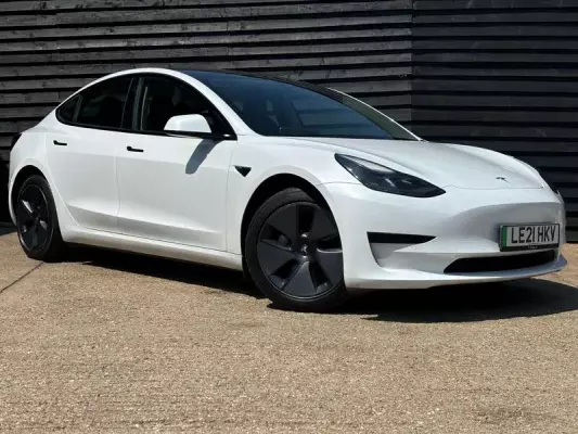Tesla Model 3 Standard Range Plus Auto RWD 4dr