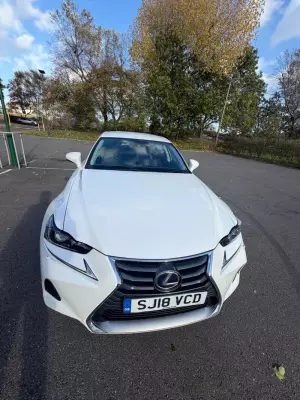 Lexus IS 2.5 300h Executive Edition E-CVT Euro 6 (s/s) 4dr