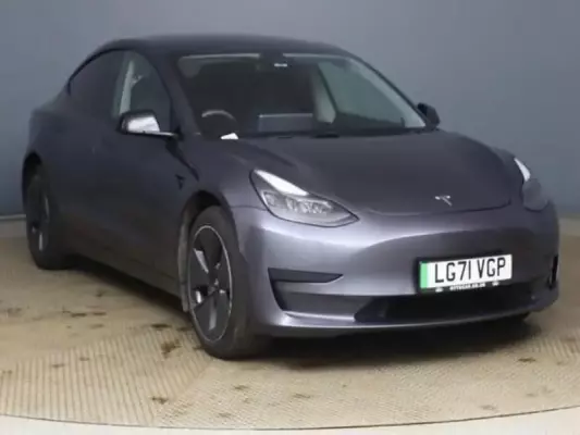 Tesla Model 3 Standard Range Plus Auto RWD 4dr