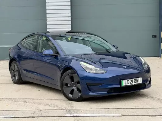Tesla Model 3 Standard Range Plus Auto RWD 4dr